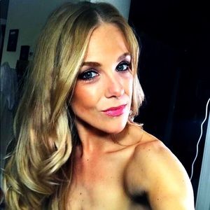 Meet your Posher, Adrienne